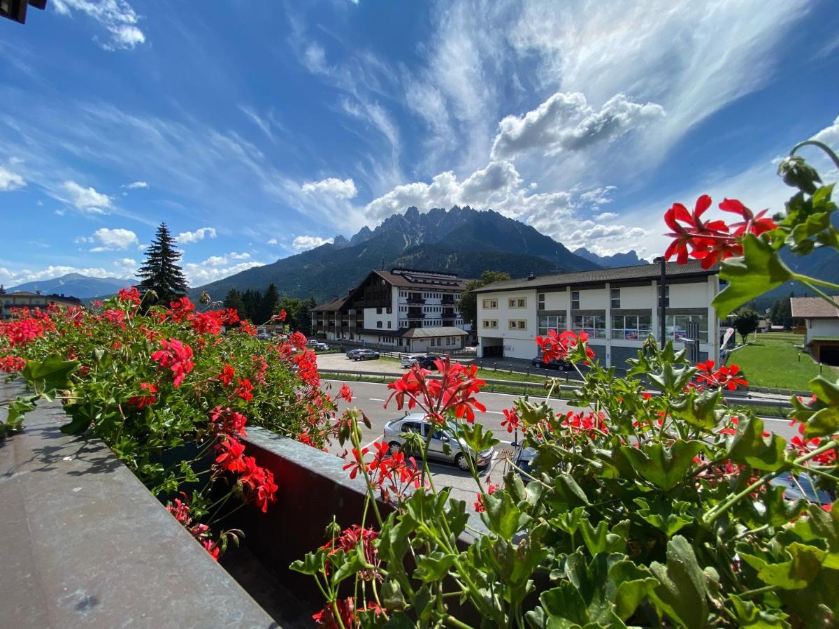 Guesthouse Rosengarten Toblach Exterior foto
