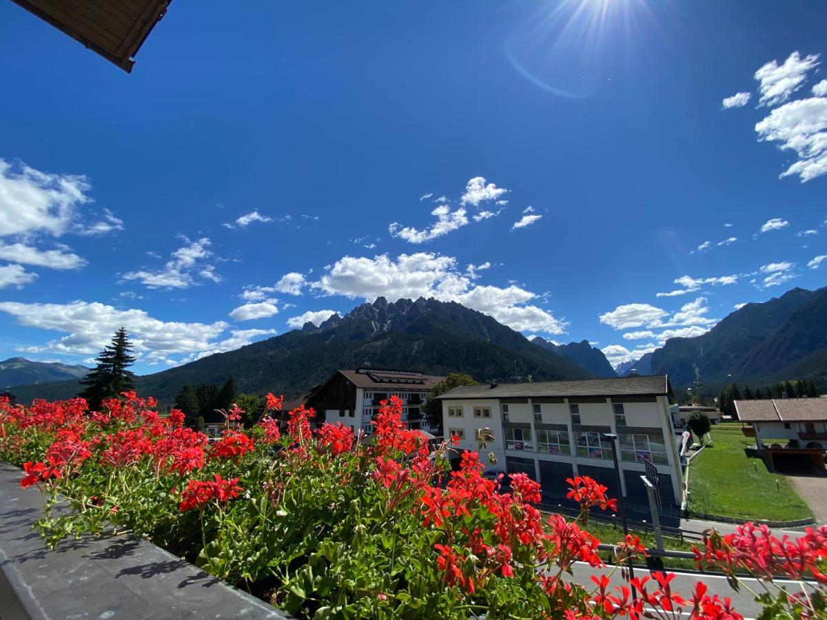 Guesthouse Rosengarten Toblach Exterior foto