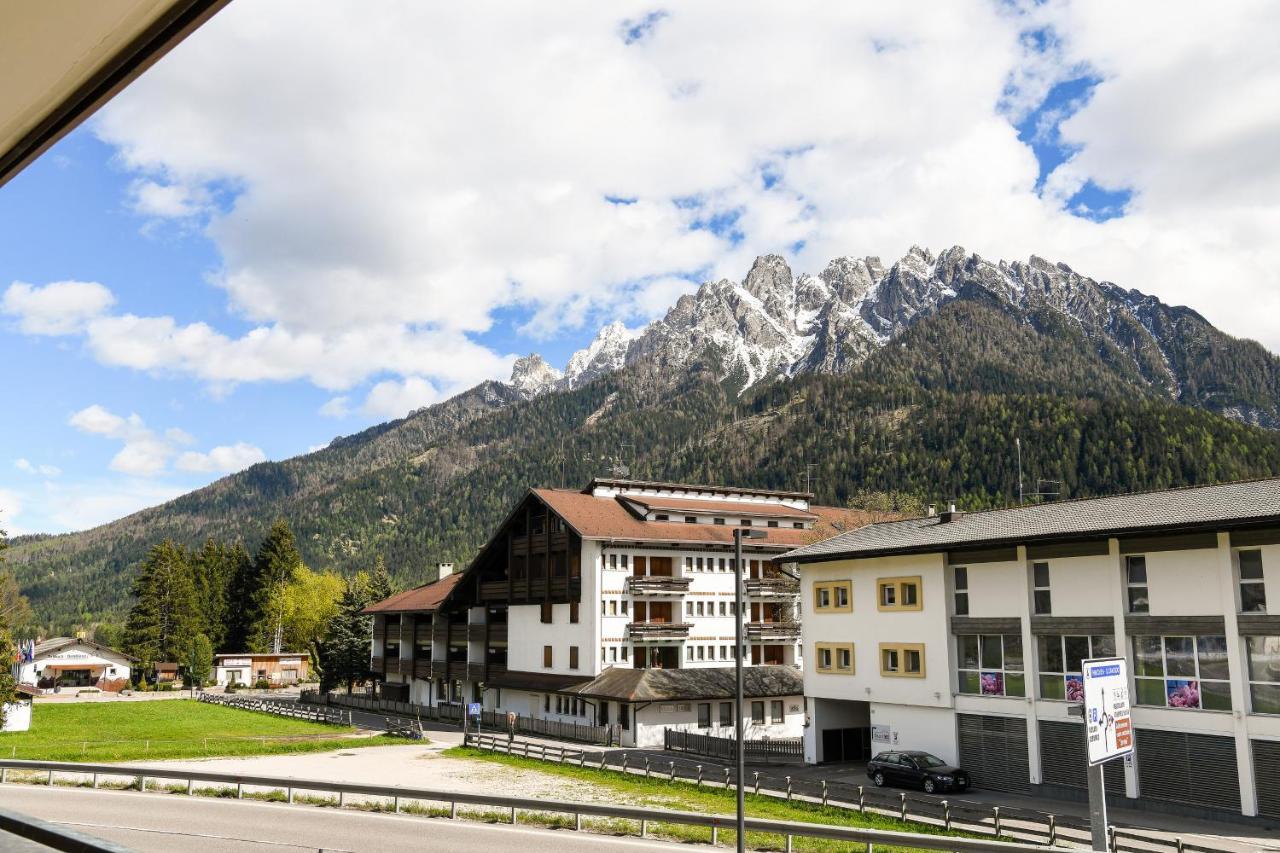 Guesthouse Rosengarten Toblach Exterior foto