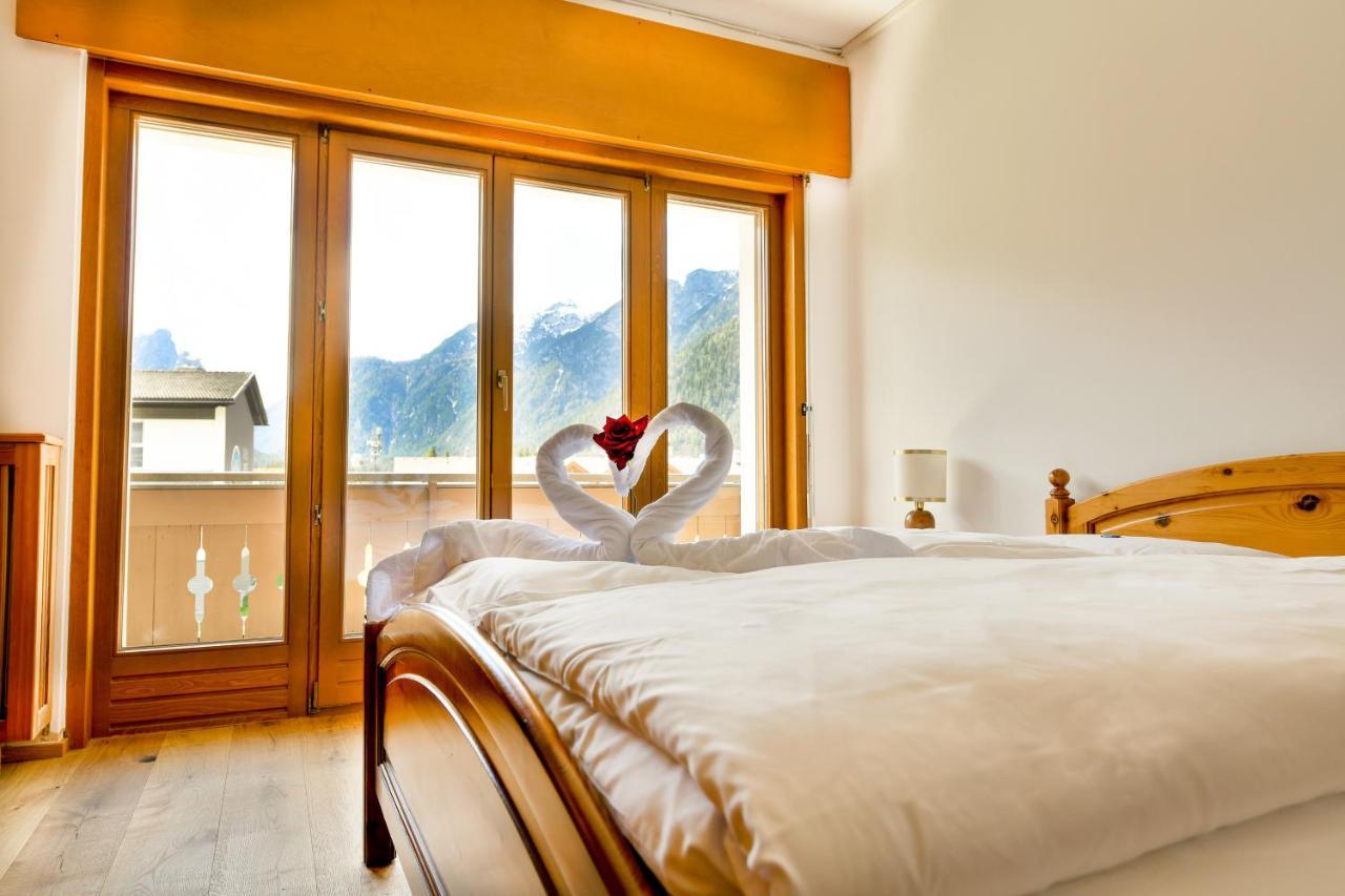 Guesthouse Rosengarten Toblach Exterior foto