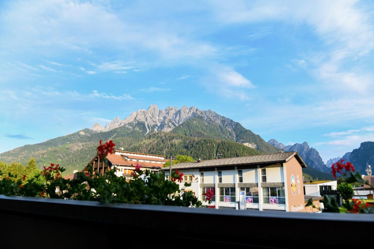 Guesthouse Rosengarten Toblach Exterior foto