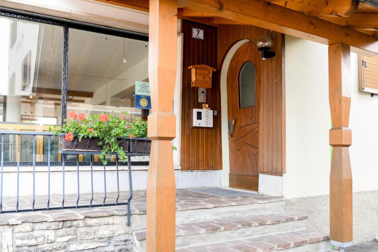 Guesthouse Rosengarten Toblach Exterior foto