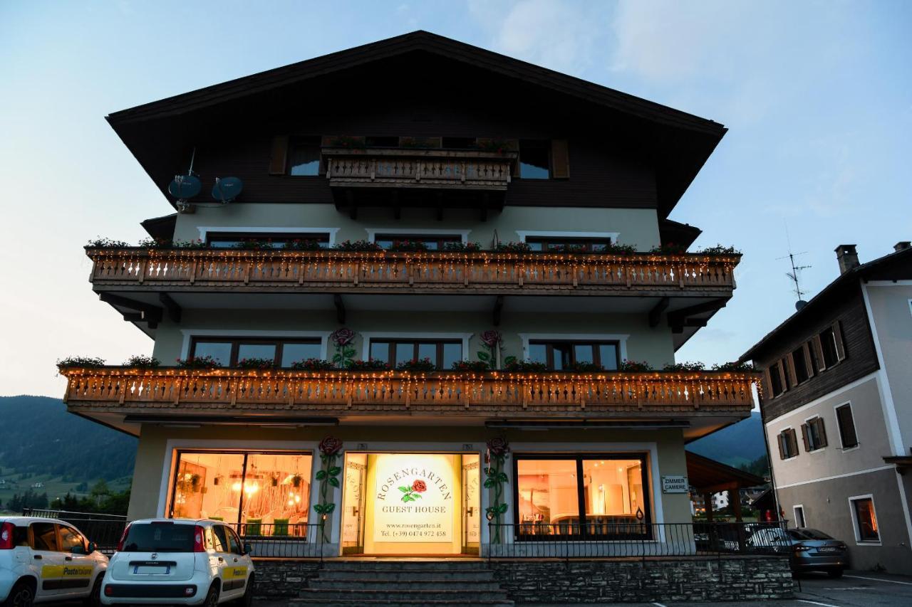 Guesthouse Rosengarten Toblach Exterior foto